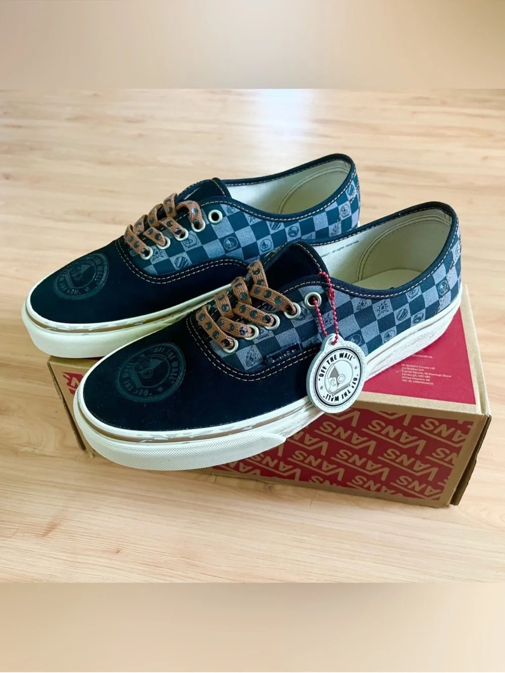 VANS & SPACE MOLLY Authentic Shoe Black Dachshund Brown Women 9.5 US Mens 8.0
